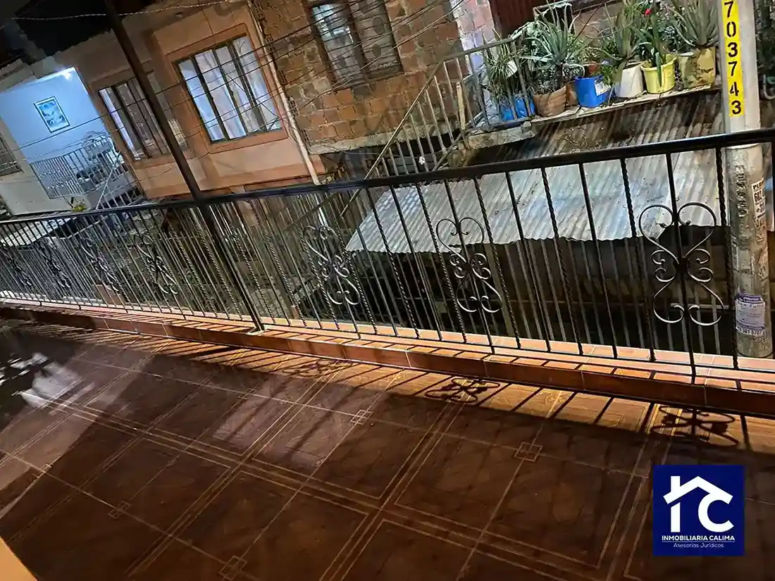 Casa de 3 pisos Barrio Decepaz Cali